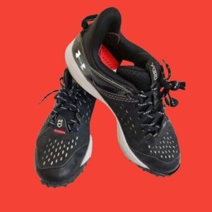 📣Under Armour Youth Unisex Sneakers👟 Cleats Black Red Boys SZ 6Y Good  ✅ 📷